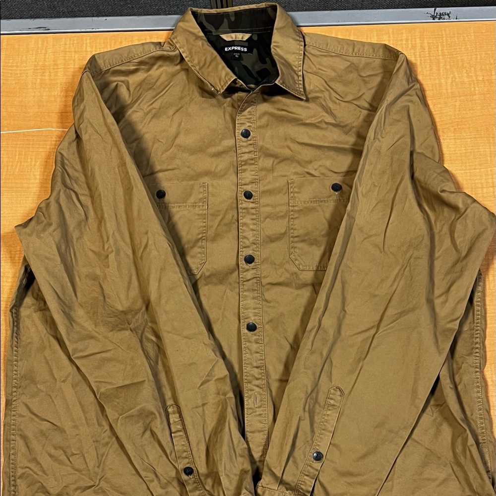 Mens - Express - Long sleeve, button down shirt.